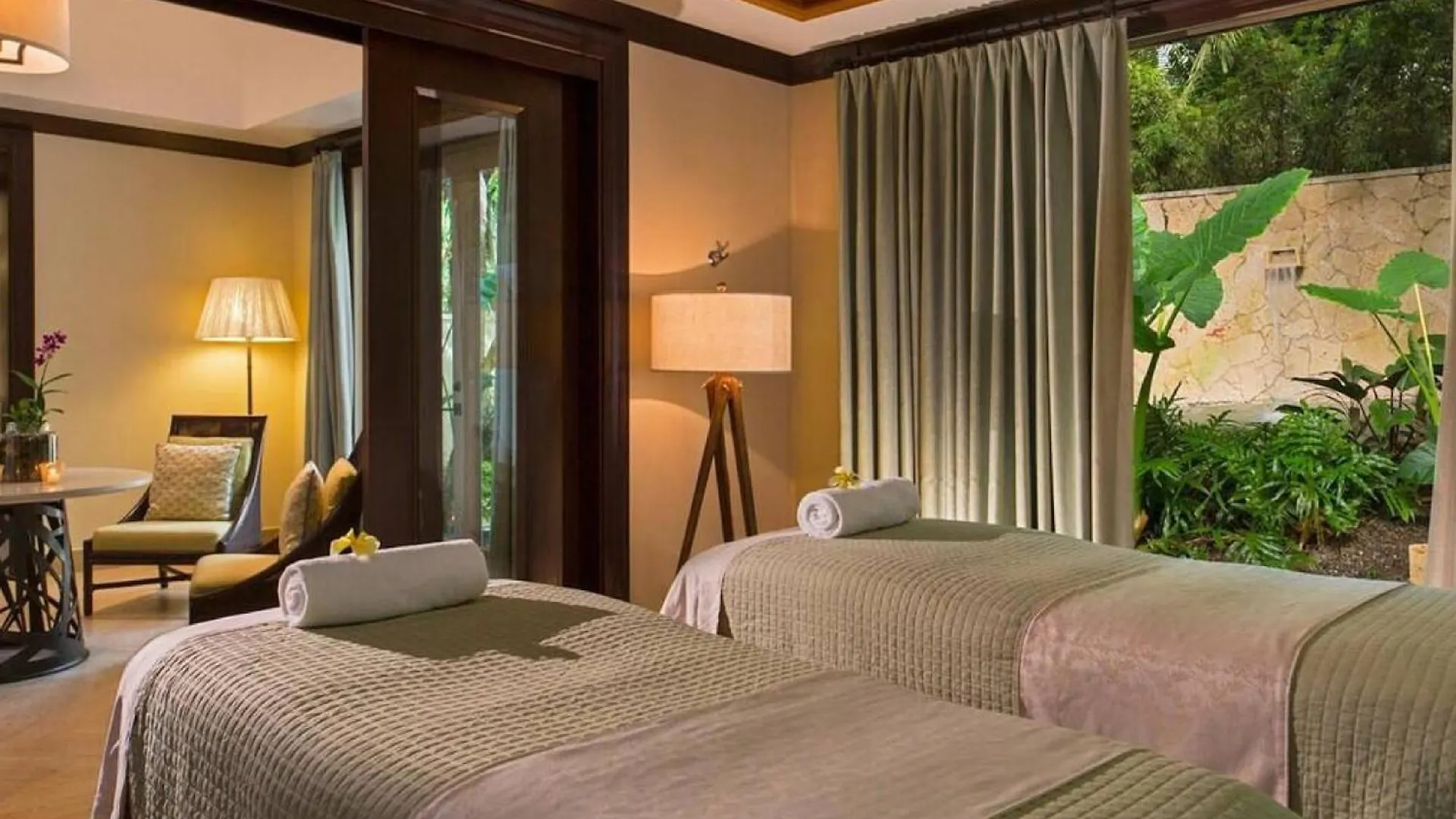 Just A Few Minutes Walking To The Beach Club Sabana  Apartment